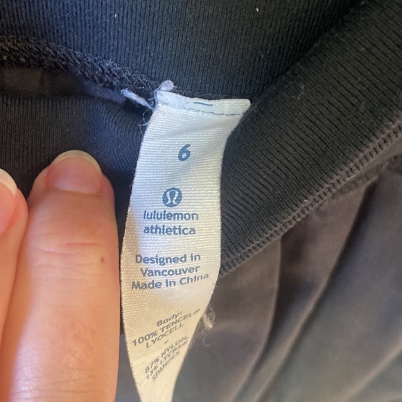 Lululemon black flowy joggers high waisted size 6 - Picture 4 of 6